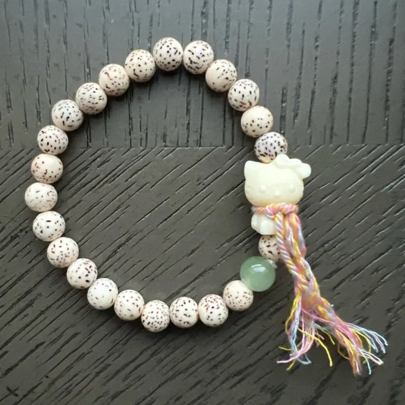 Bodhi with HK bracelet - Picture 2 of 2